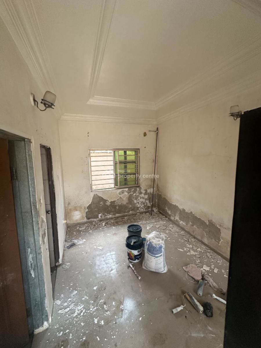 a Standard Self Contain Apartment in a Decent Neighborhood, 3rd Avenue, Gwarinpa Estate, Gwarinpa, Abuja, Self Contain (single Rooms) for Rent