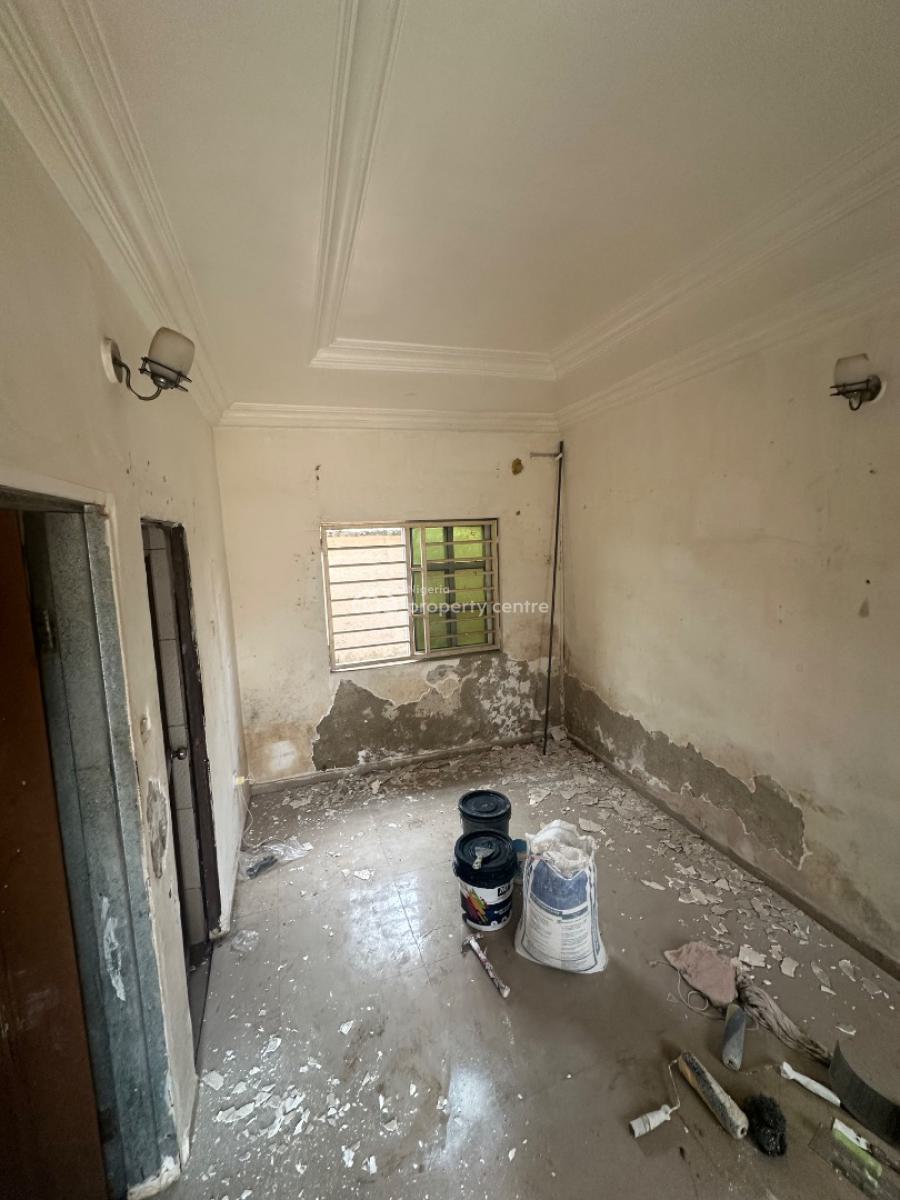 a Standard Self Contain Apartment in a Decent Neighborhood, 3rd Avenue, Gwarinpa Estate, Gwarinpa, Abuja, Self Contain (single Rooms) for Rent