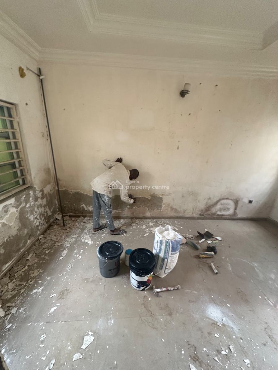 a Standard Self Contain Apartment in a Decent Neighborhood, 3rd Avenue, Gwarinpa Estate, Gwarinpa, Abuja, Self Contain (single Rooms) for Rent