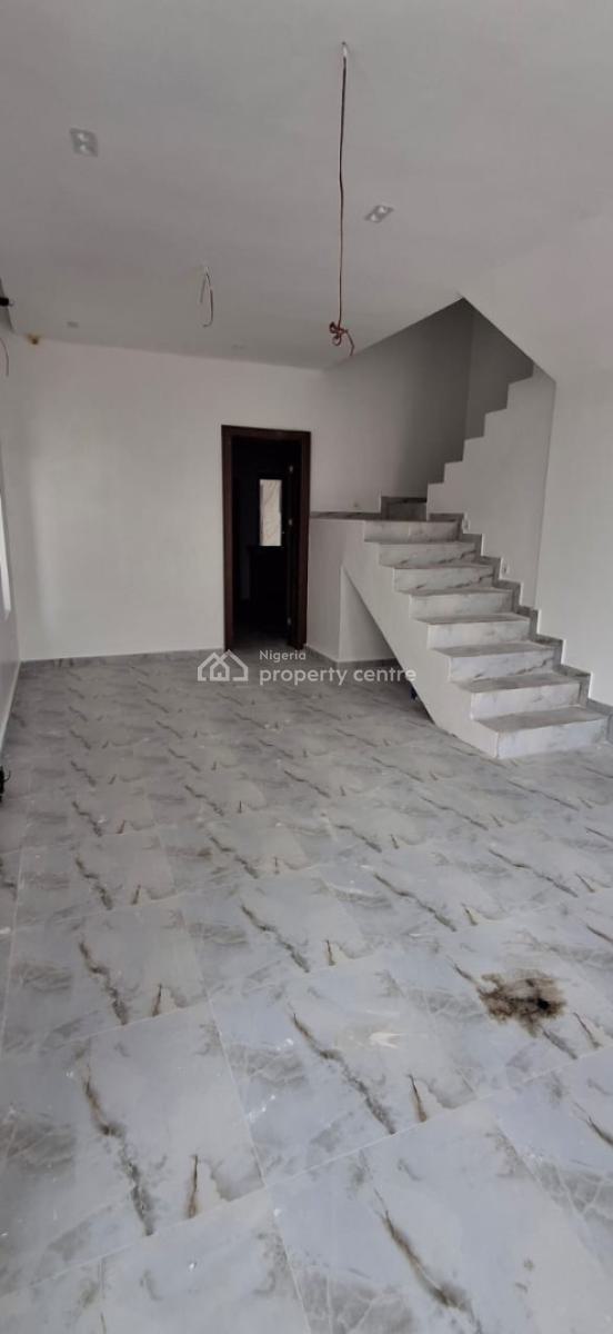 4 Bedrooms Semi Detached House, Lekki Phase 1, Lekki, Lagos, Semi-detached Duplex for Sale