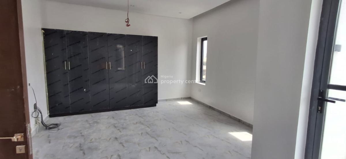 4 Bedrooms Semi Detached House, Lekki Phase 1, Lekki, Lagos, Semi-detached Duplex for Sale