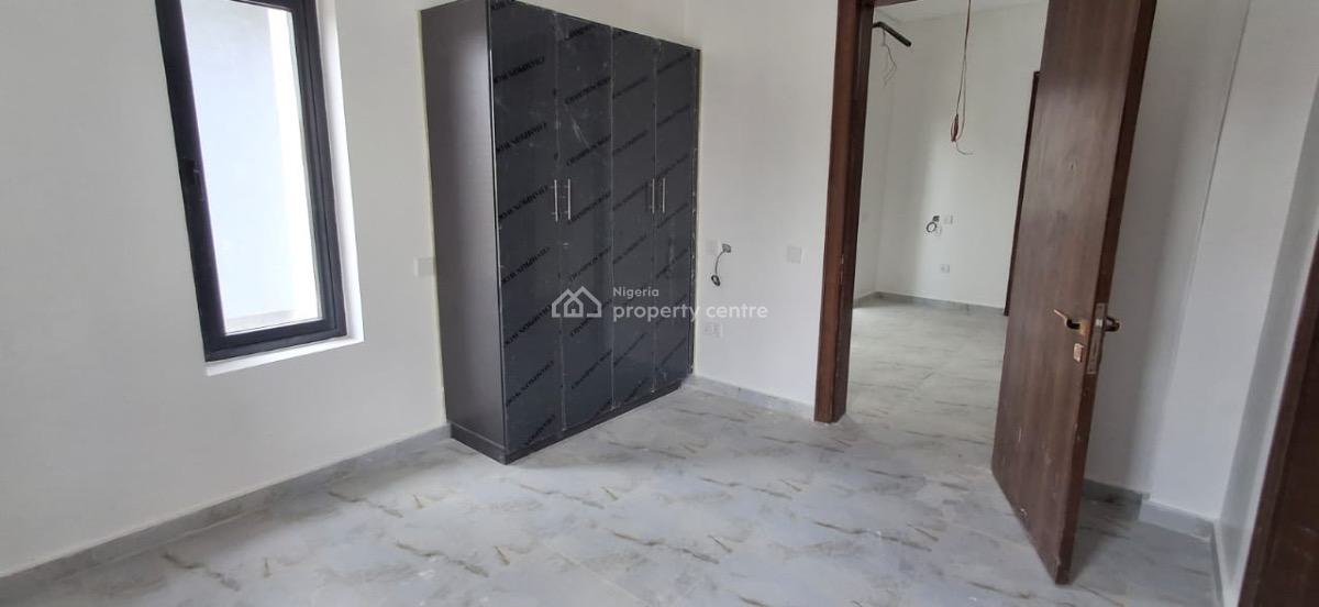 4 Bedrooms Semi Detached House, Lekki Phase 1, Lekki, Lagos, Semi-detached Duplex for Sale