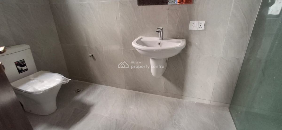 4 Bedrooms Semi Detached House, Lekki Phase 1, Lekki, Lagos, Semi-detached Duplex for Sale