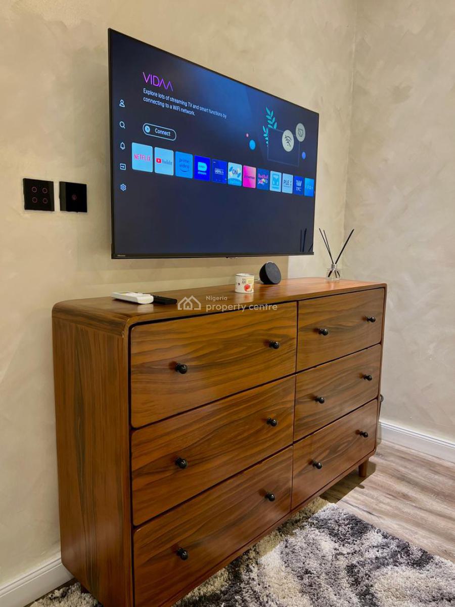 Beautiful 2 Bedroom Apartment, Freedom Way, Lekki Phase 1, Lekki, Lagos, Flat / Apartment Short Let