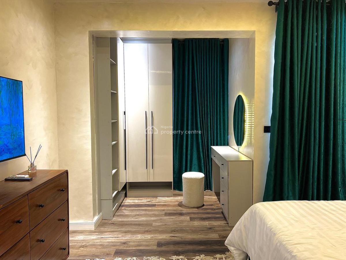 Beautiful 2 Bedroom Apartment, Freedom Way, Lekki Phase 1, Lekki, Lagos, Flat / Apartment Short Let