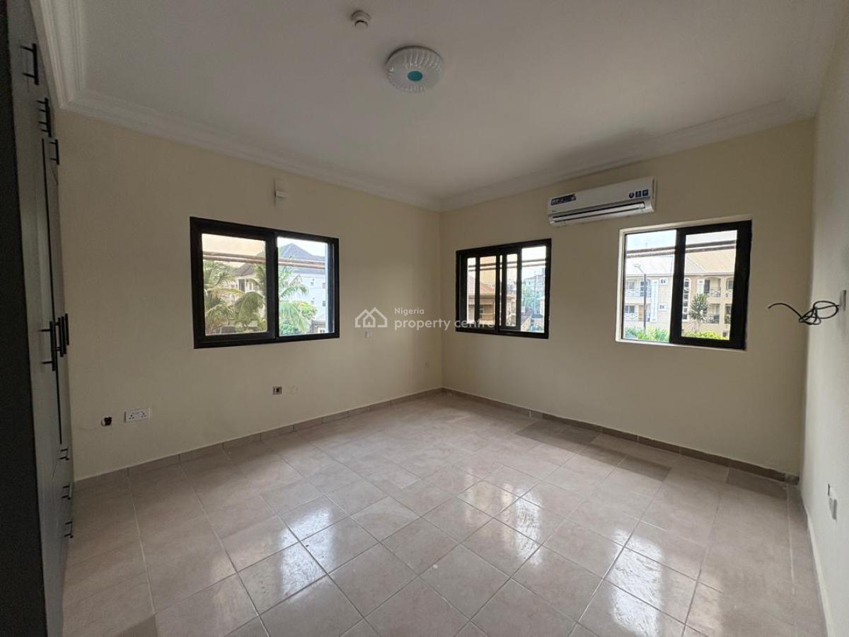 Tastefully Finished 3 Bedrooms Service Apartments, Lekki Phase 1, Lekki, Lagos, Flat / Apartment for Rent