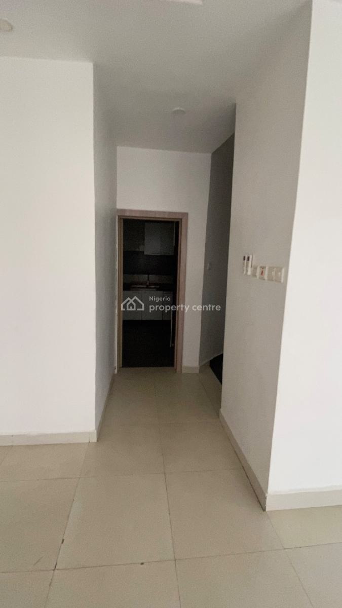Luxury 3 Bedroom Flat + Bq, Gilmore, Jahi, Abuja, Flat / Apartment for Rent