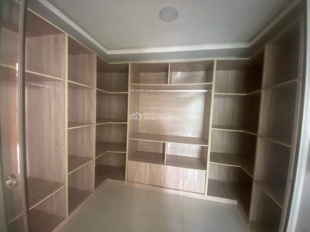 Luxury 3 Bedroom Flat with a Pool, Gym & Bq, Off Bisola Durosimi Etti, Lekki Phase 1, Lekki, Lagos, Flat / Apartment for Rent