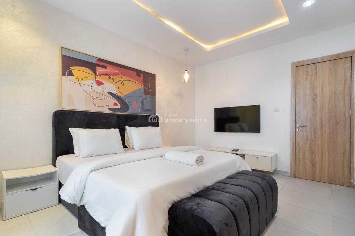 Beautiful 3 Bedroom Apartment, Off Admiralty Way, Lekki Phase 1, Lekki, Lagos, Flat / Apartment Short Let