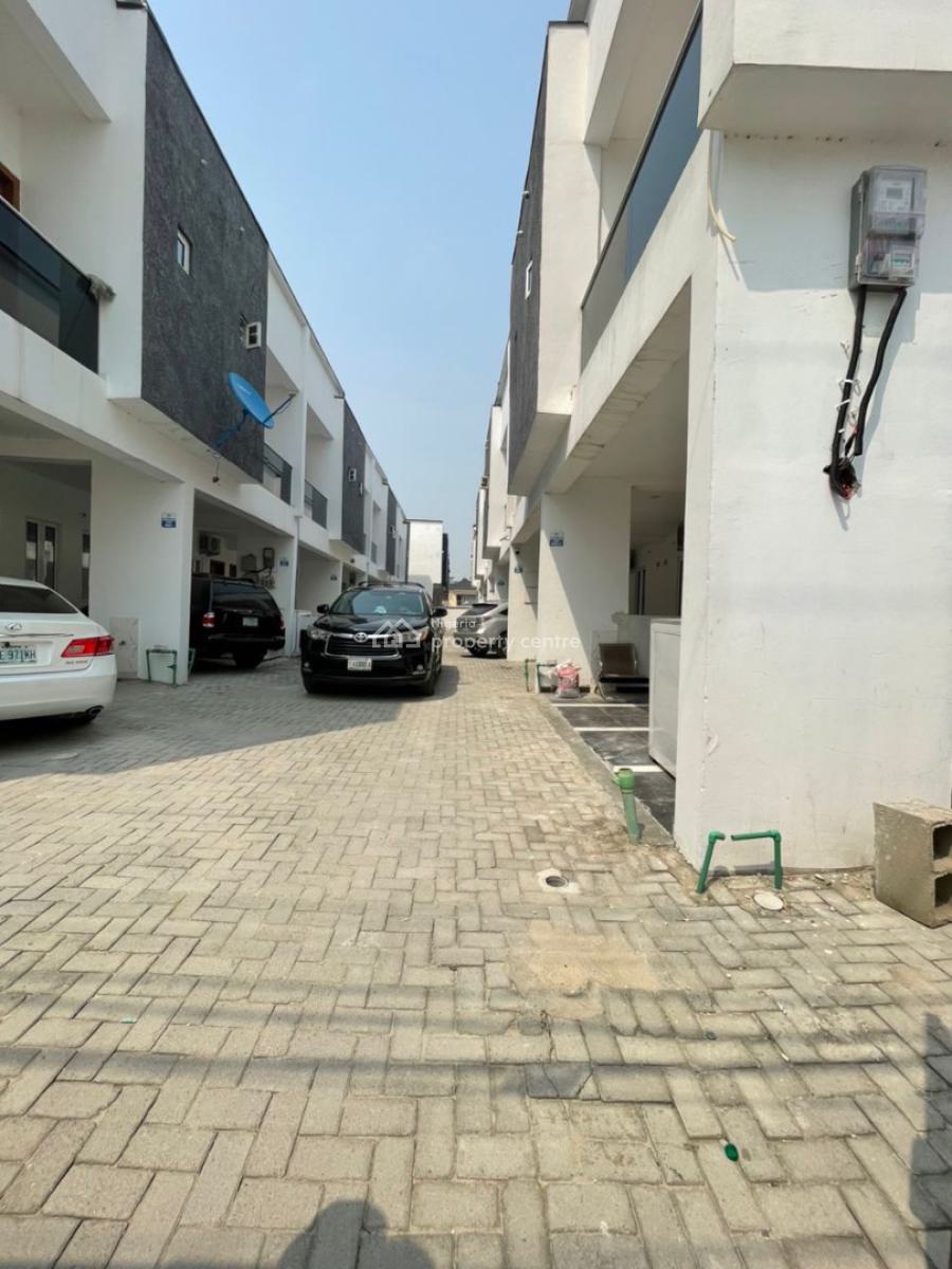 Unfurnished 3 Bedroom Terrace Duplex, General Paint, Lekki, Lagos, Terraced Duplex for Rent