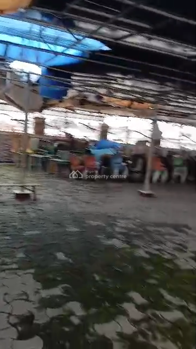 Distress Functioning Bar & Lounge, Facing The Expressway, Alimosho B/stop, Along Iyana Ipaja Road, Alimosho, Lagos, Restaurant / Bar for Sale