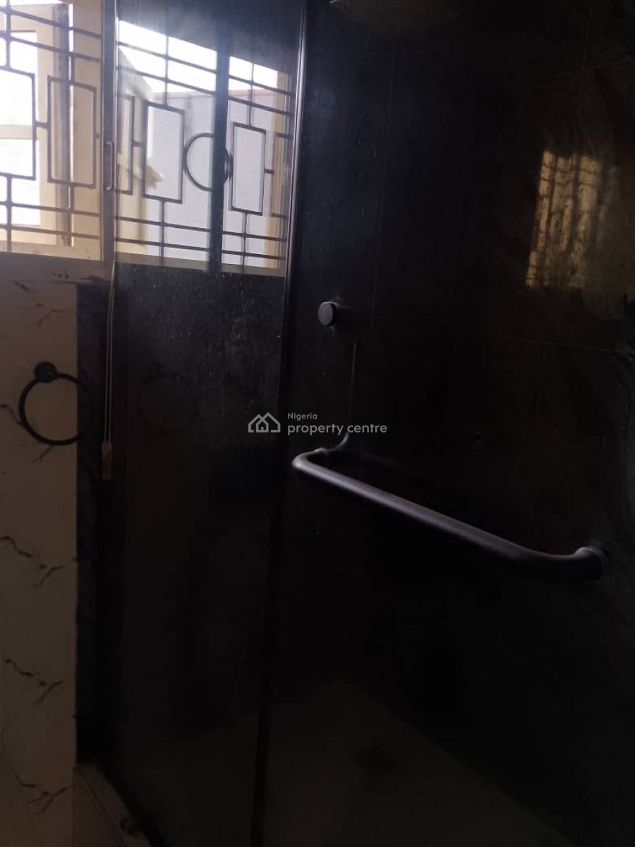 Well  Maintained 3 Bedroom Apartment, Off Admiralty Way, Lekki Phase 1, Lekki, Lagos, Flat / Apartment for Rent