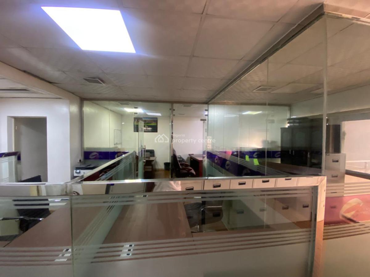 Well-positioned 50 Sqm Office Space in a Sought-after Commercial Areas, Victoria Island (vi), Lagos, Office Space for Rent