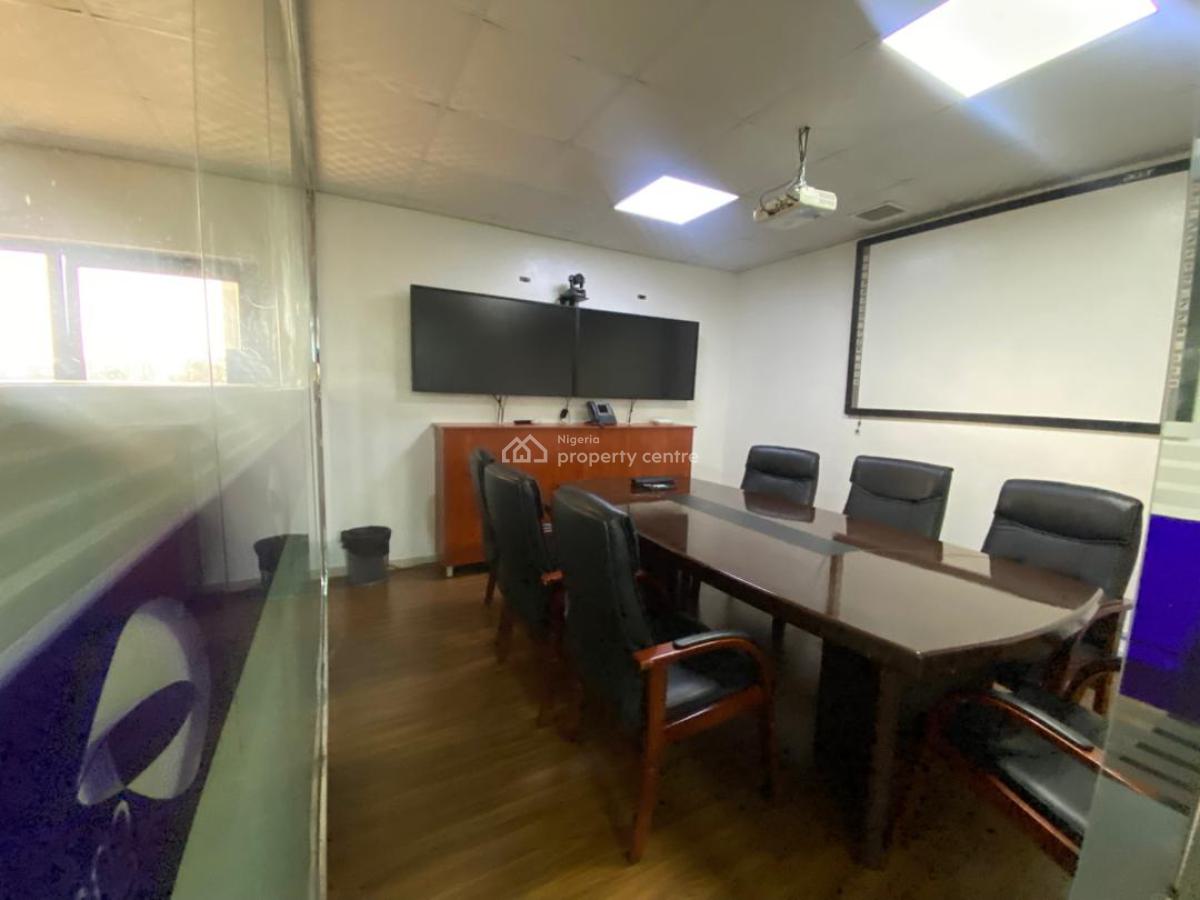Well-positioned 50 Sqm Office Space in a Sought-after Commercial Areas, Victoria Island (vi), Lagos, Office Space for Rent