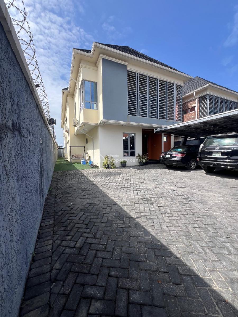 Spacious 5 Bedroom Detached Duplex with 2 Bq, Pool, Lekki Phase 1, Lekki, Lagos, Detached Duplex for Rent