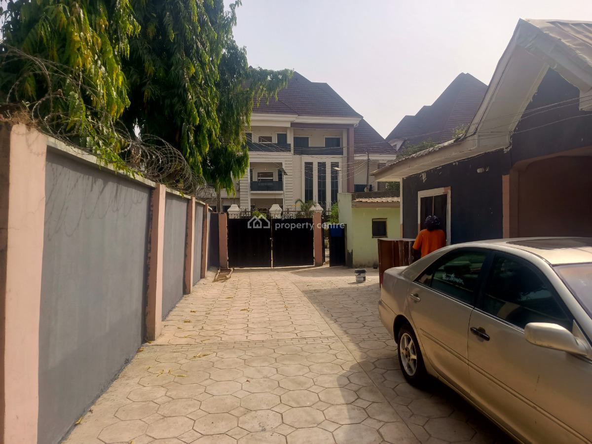 Newly Renovated 3 Bedrooms Bungalow 2 People in The Compound., Off 3rd Avenue, Gwarinpa, Abuja, Detached Duplex for Rent