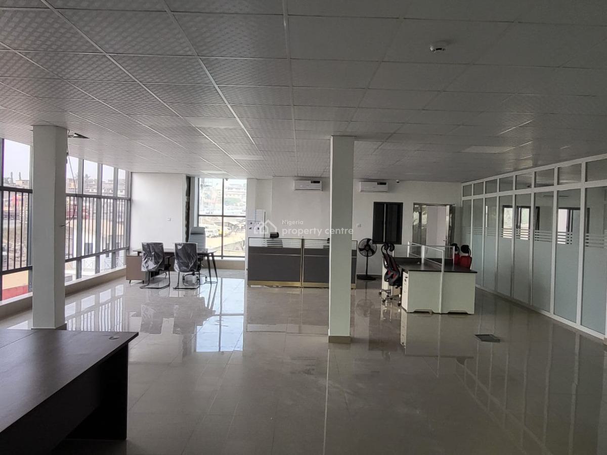 Warehouse with Office Buildings, Boluwaji/lagos-ibadan Express, Ibadan, Oyo, Warehouse for Sale