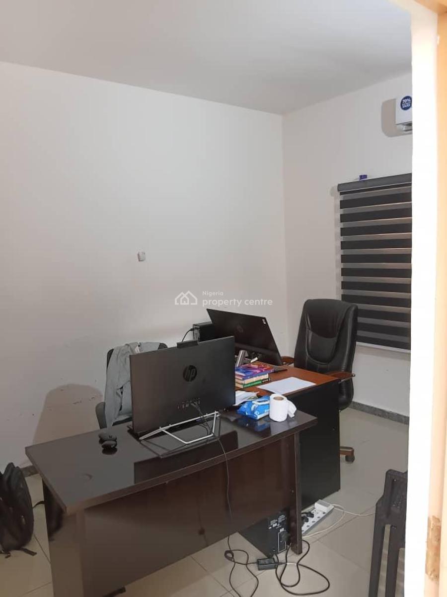 2 Rooms Bq Is Available for Office Use, Lekki Phase 1, Lekki, Lagos, Office Space for Rent