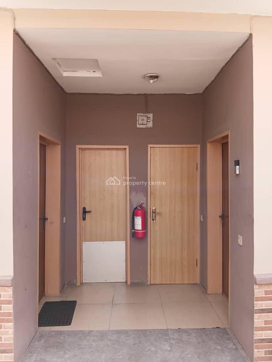 2 Rooms Bq Is Available for Office Use, Lekki Phase 1, Lekki, Lagos, Office Space for Rent