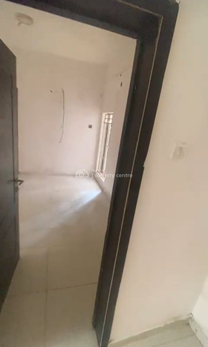 Serviced & Modern Mini Flat with Private Courtyard { Video}, Lekki Phase 1, Lekki, Lagos, Mini Flat (room and Parlour) for Rent