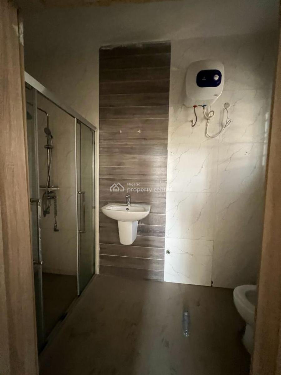 Masters Bedroom with Balcony Sharing Kitchen, Orchid Road, Lekki, Lagos, Flat / Apartment for Rent