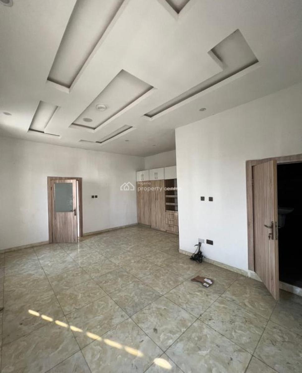 Masters Bedroom with Balcony Sharing Kitchen, Orchid Road, Lekki, Lagos, Flat / Apartment for Rent