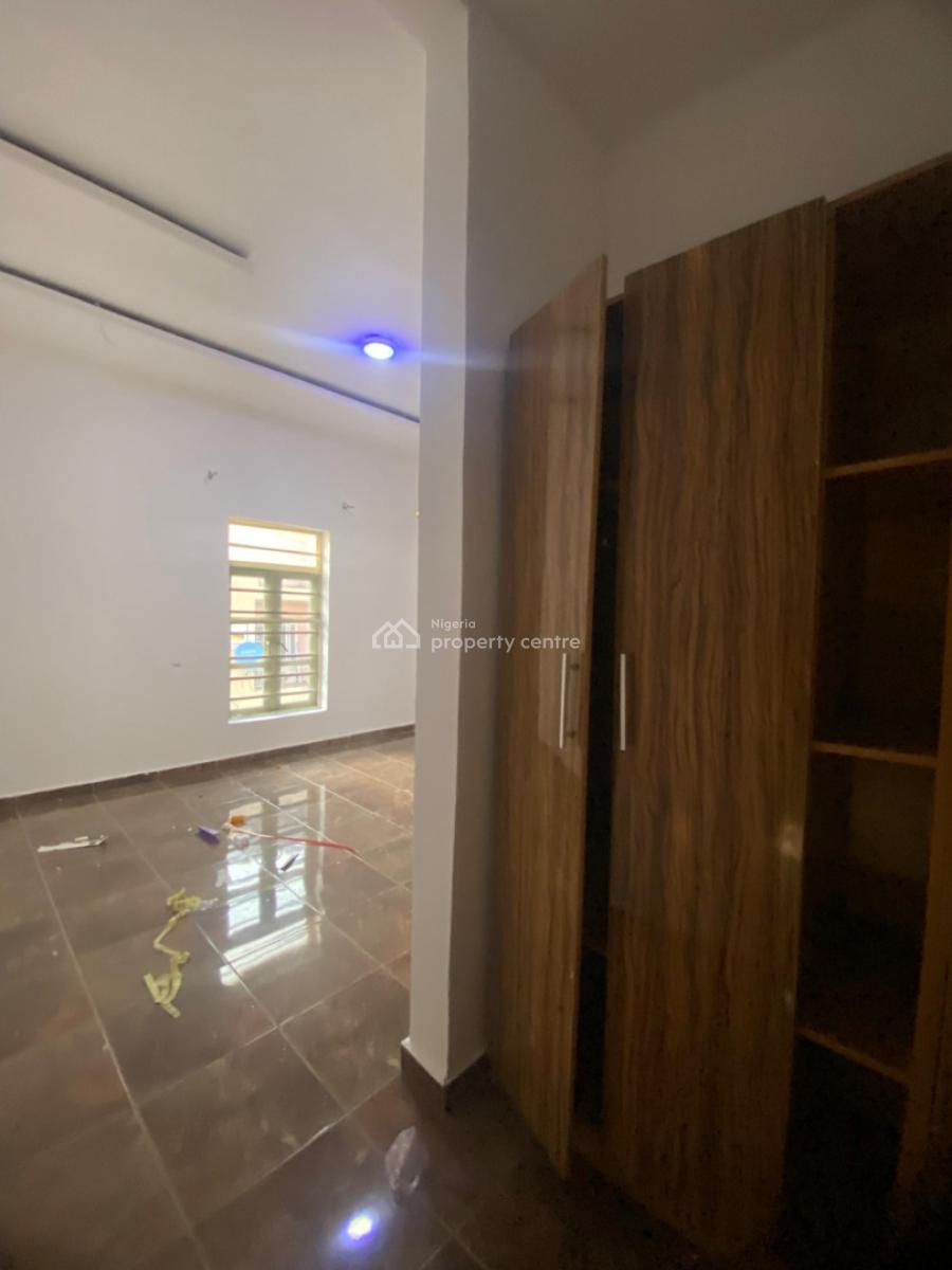 Spacious Room in a Shared Apartment, Idado Estate, Lekki, Lagos, House for Rent
