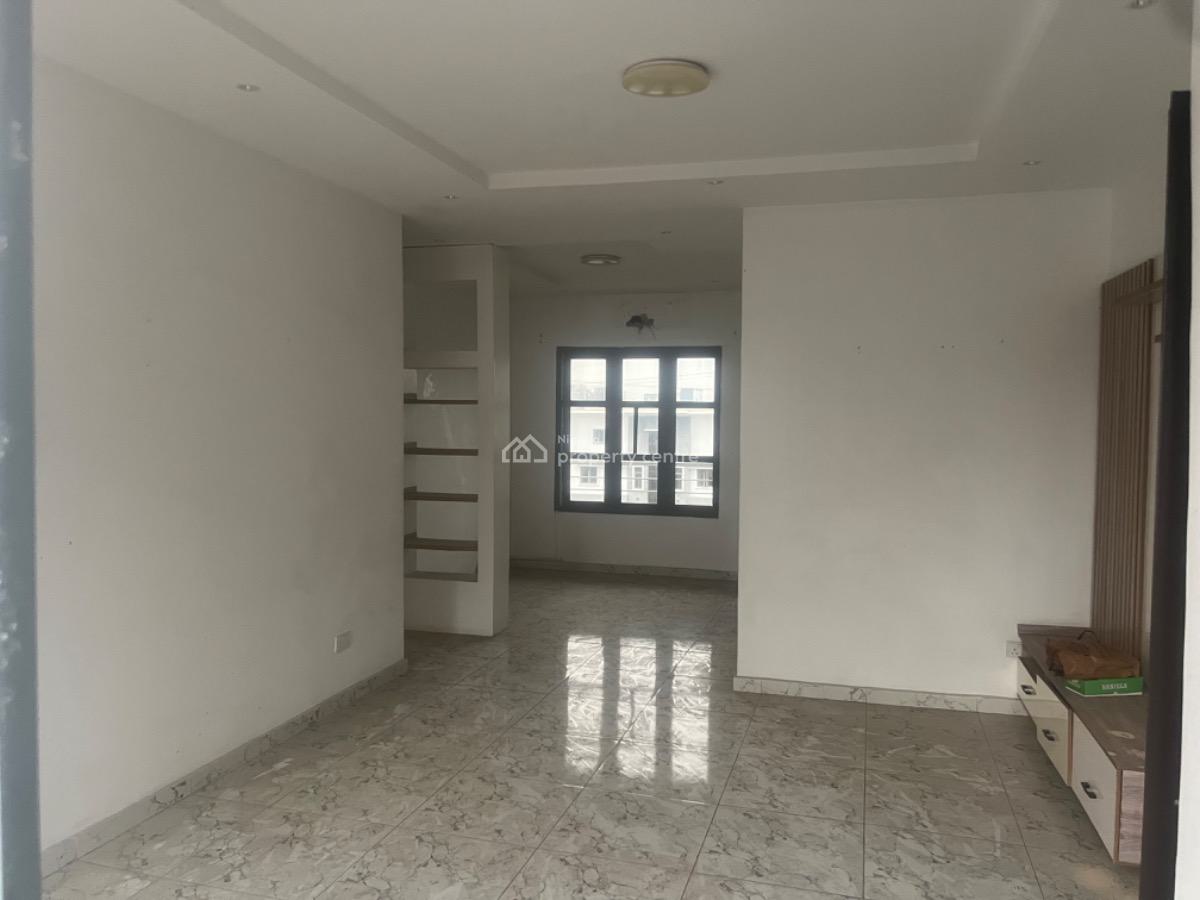 Standard 2 Bedroom Apartment, Lekki Phase 1, Lekki, Lagos, Flat / Apartment for Rent