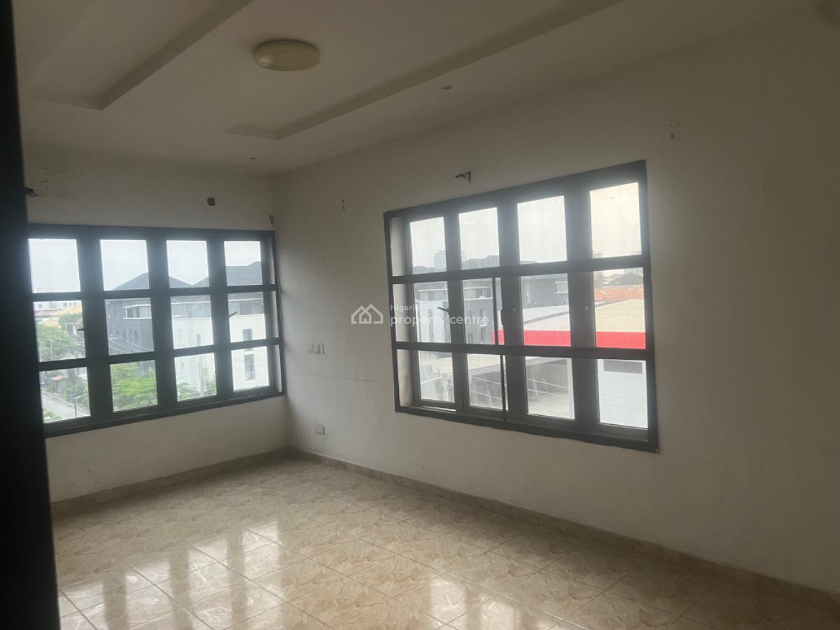 Standard 2 Bedroom Apartment, Lekki Phase 1, Lekki, Lagos, Flat / Apartment for Rent
