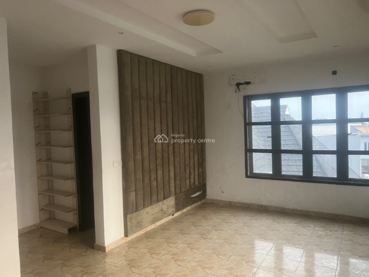Standard 2 Bedroom Apartment, Lekki Phase 1, Lekki, Lagos, Flat / Apartment for Rent