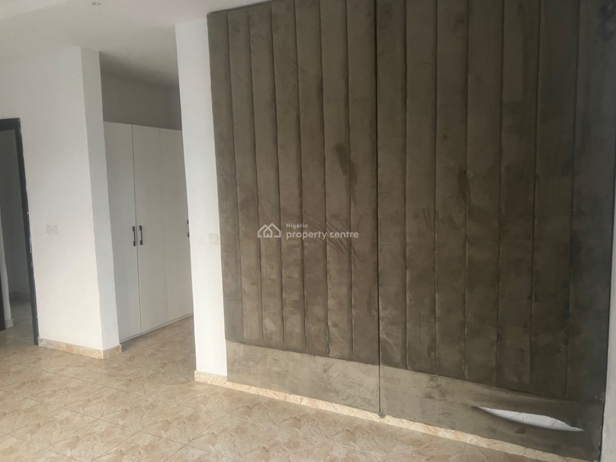 Standard 2 Bedroom Apartment, Lekki Phase 1, Lekki, Lagos, Flat / Apartment for Rent