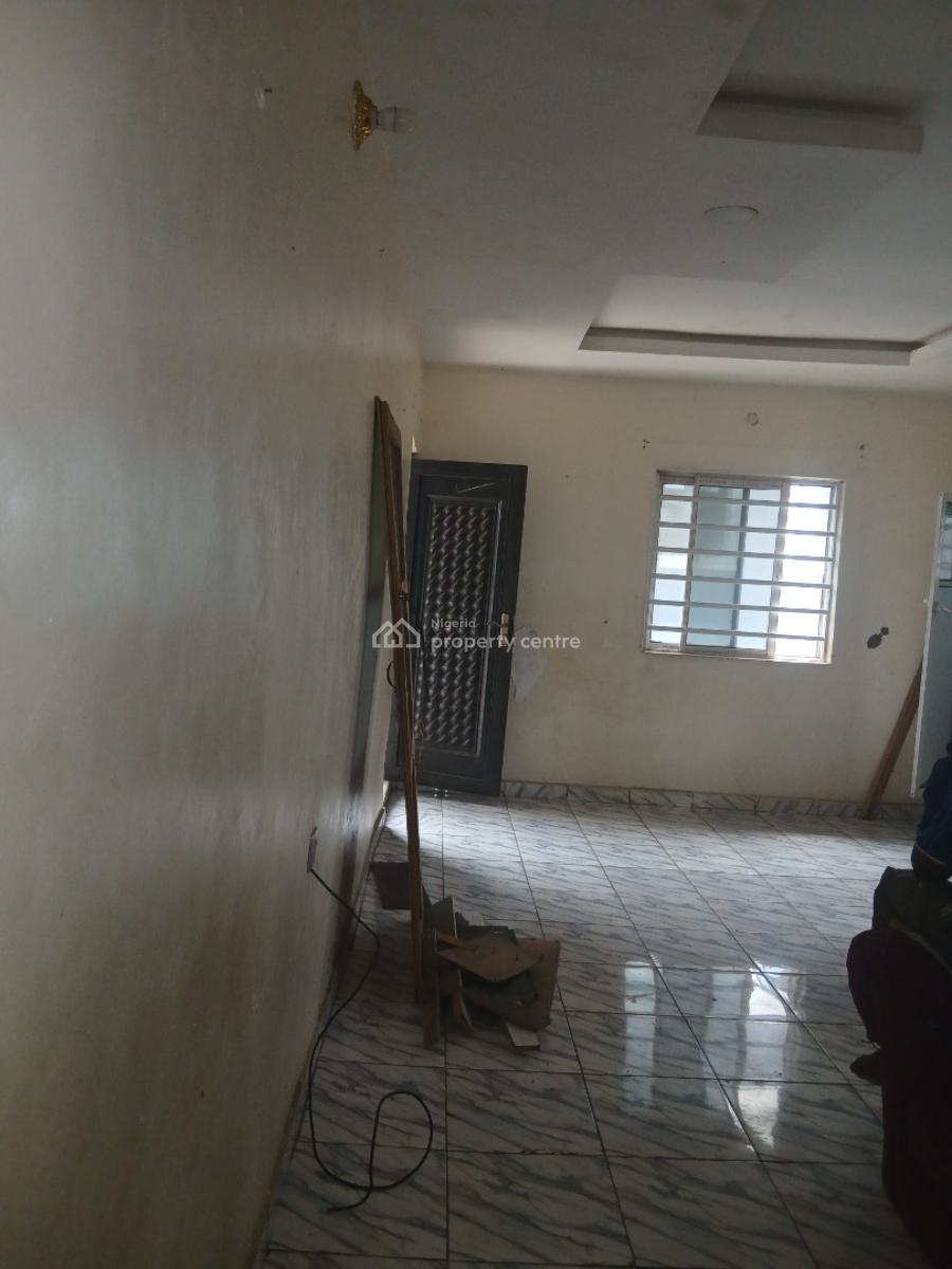 Fantastic Lovely 2-bedroom All Rooms En-suite, Shomolu, Lagos, Flat / Apartment for Rent