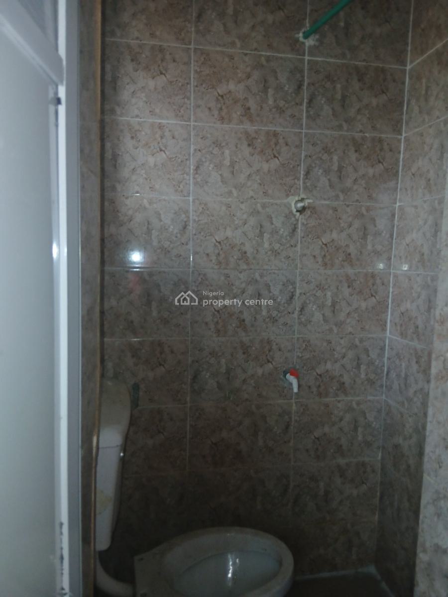 Fantastic Lovely 2-bedroom All Rooms En-suite, Shomolu, Lagos, Flat / Apartment for Rent