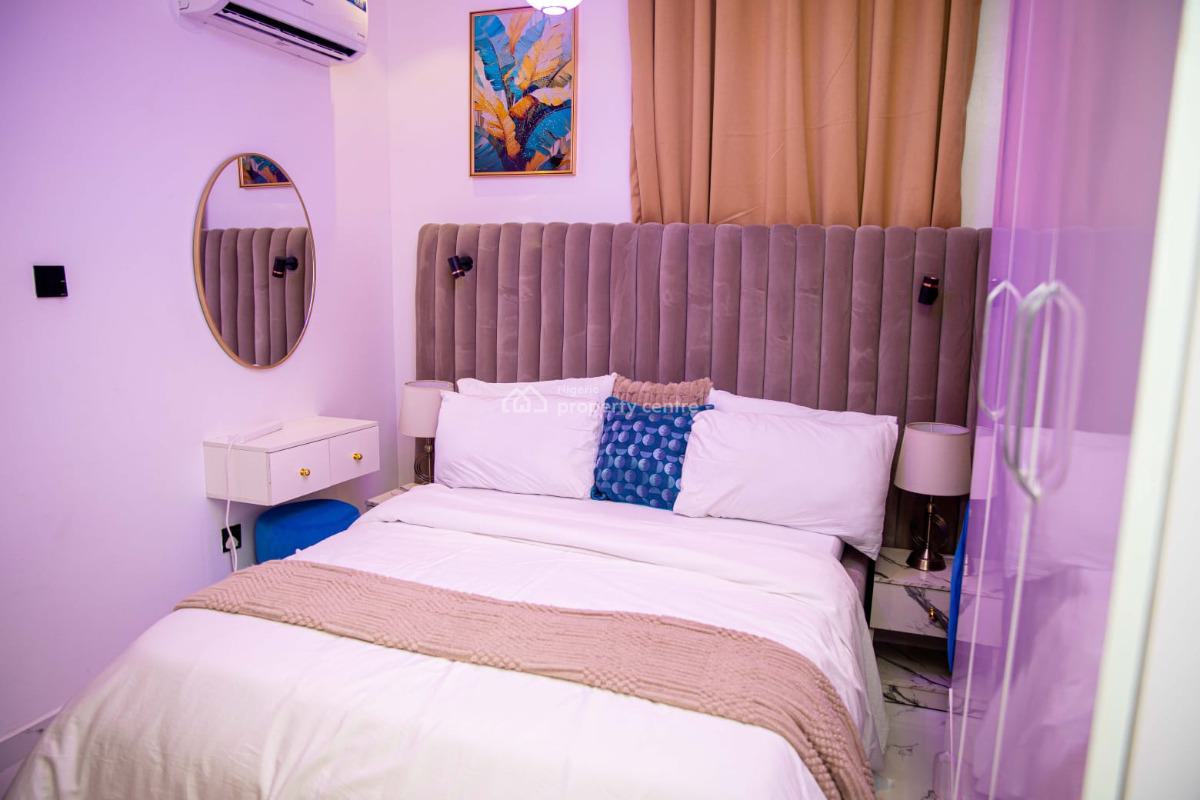 Luxury Fully Furnished Room and Parlour, Araromi Town Off Folami Street, Mobi Road, Ajah, Lagos, Flat / Apartment for Rent