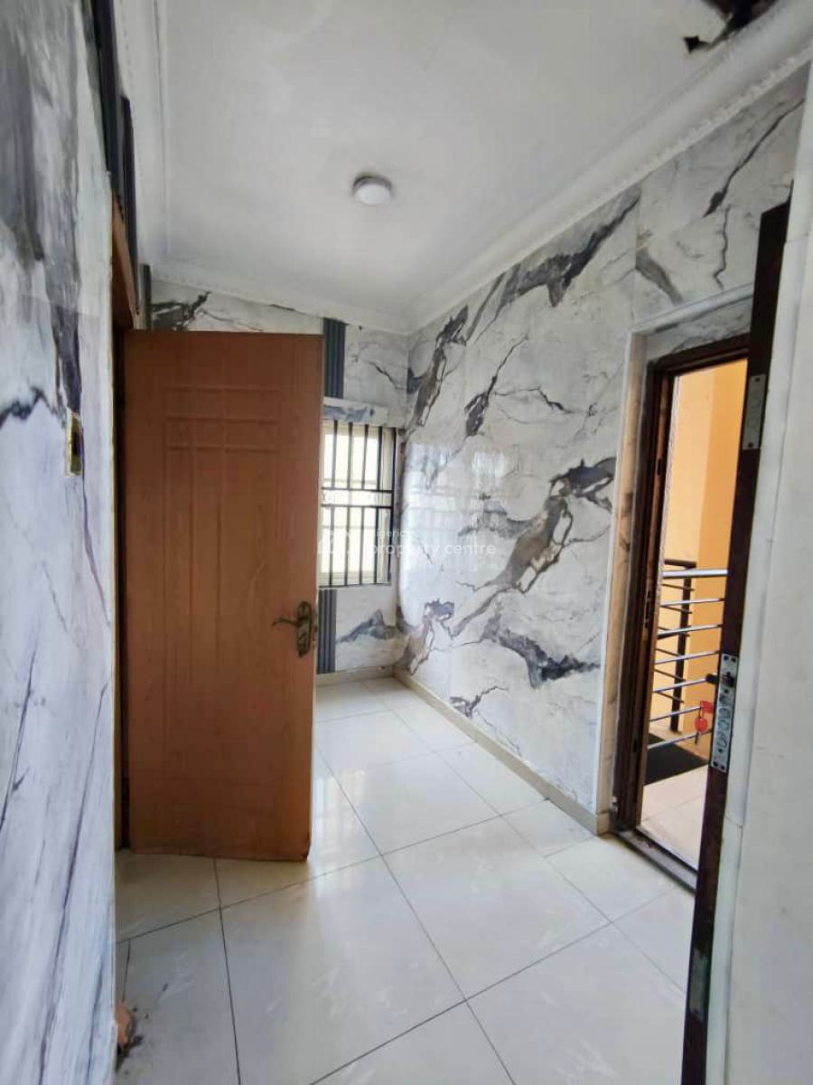 Spacious 3 Bedroom Flat in a Serene Environment, Lekki Phase 1, Lekki, Lagos, Flat / Apartment for Rent