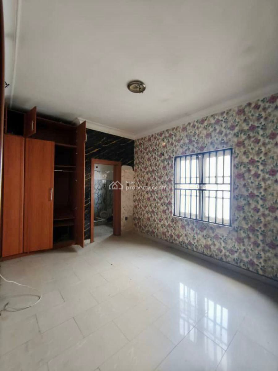 Spacious 3 Bedroom Flat in a Serene Environment, Lekki Phase 1, Lekki, Lagos, Flat / Apartment for Rent