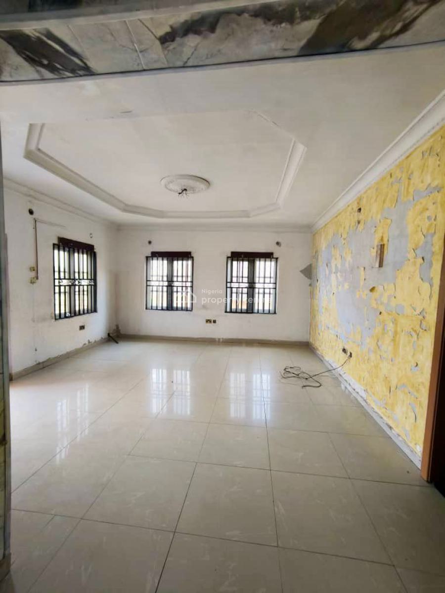 Spacious 3 Bedroom Flat in a Serene Environment, Lekki Phase 1, Lekki, Lagos, Flat / Apartment for Rent