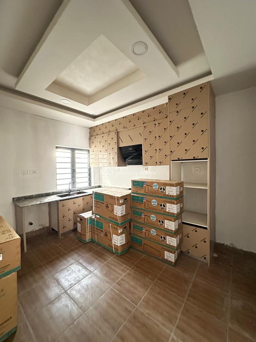 Well-built Luxury Spacious 4 Bedroom Terrace Duplex, Orchid, Lekki, Lagos, Terraced Duplex for Sale