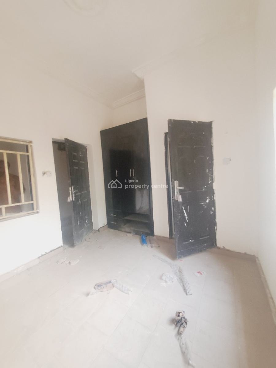 *superclean 3bedroom Flat on a Tarred Rd, By Old Secretariat, Durumi, Abuja, Flat / Apartment for Rent