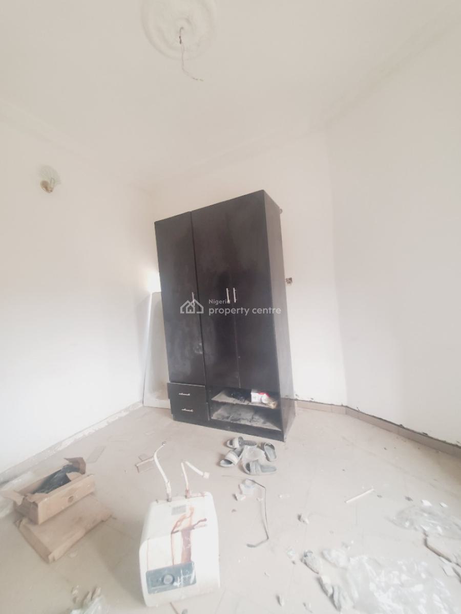 *superclean 3bedroom Flat on a Tarred Rd, By Old Secretariat, Durumi, Abuja, Flat / Apartment for Rent