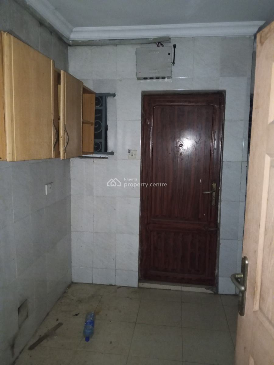 2 Bedroom Flat, Alagomeji, Yaba, Lagos, Flat / Apartment for Rent