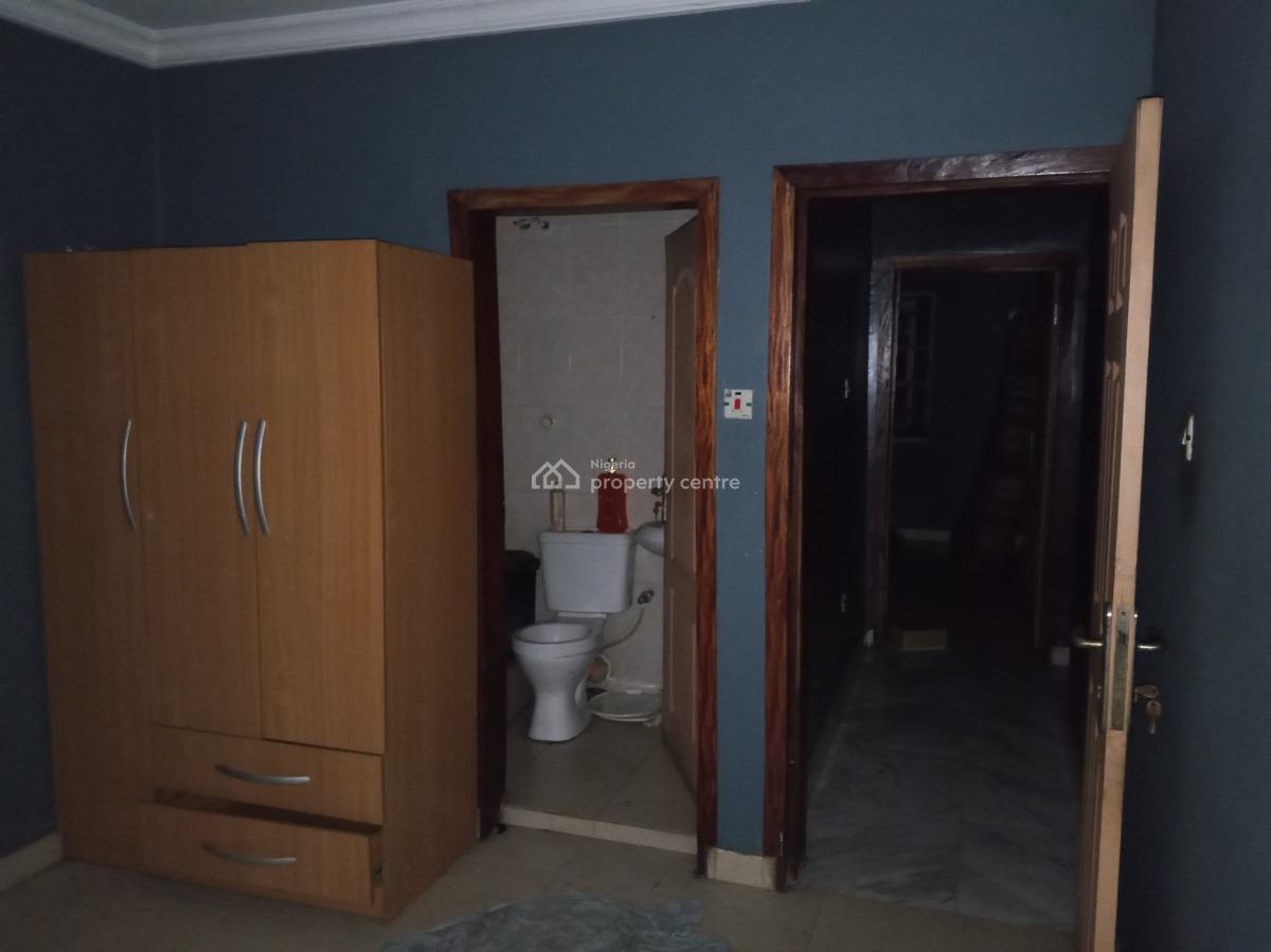2 Bedroom Flat, Alagomeji, Yaba, Lagos, Flat / Apartment for Rent