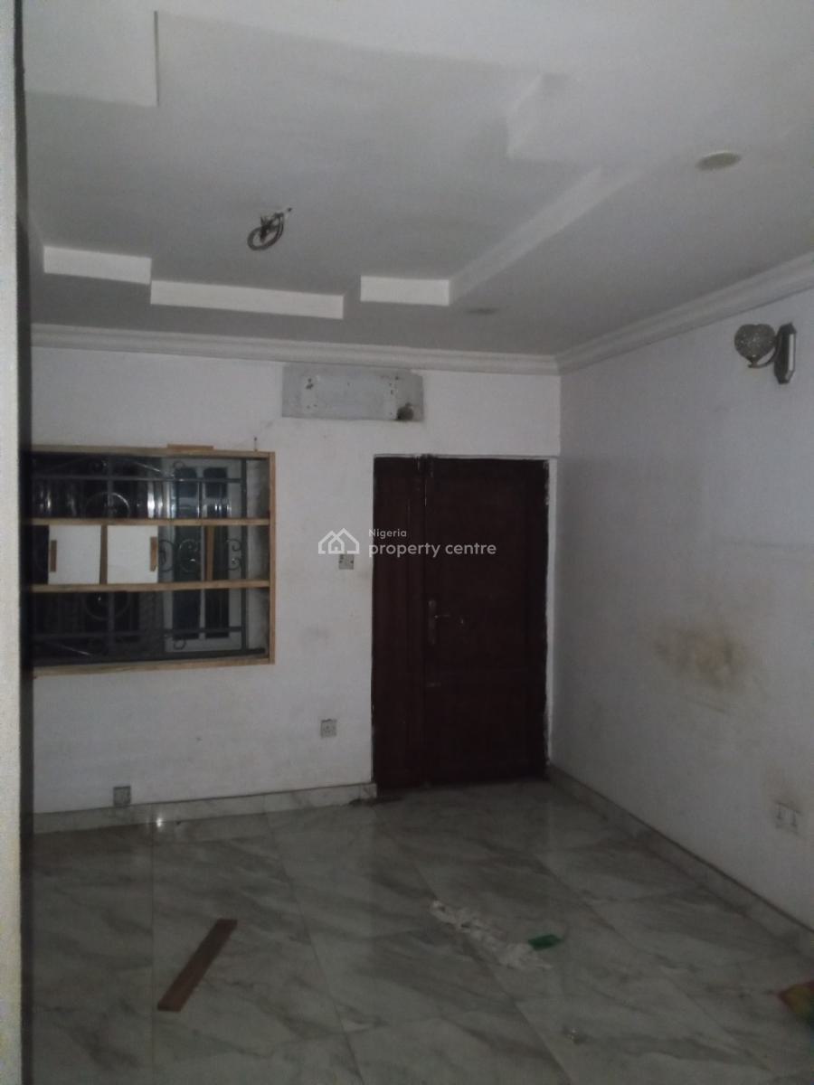 2 Bedroom Flat, Alagomeji, Yaba, Lagos, Flat / Apartment for Rent
