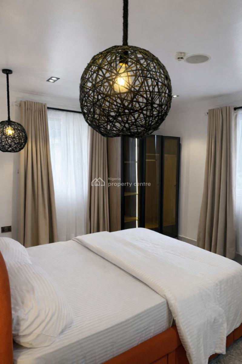 Luxury Big Studio with Workstation, Modern Interior and Pool, Serene Environment, Comfortable Stay, Perfect for Locking-in, Ikoyi, Lagos, Flat / Apartment Short Let