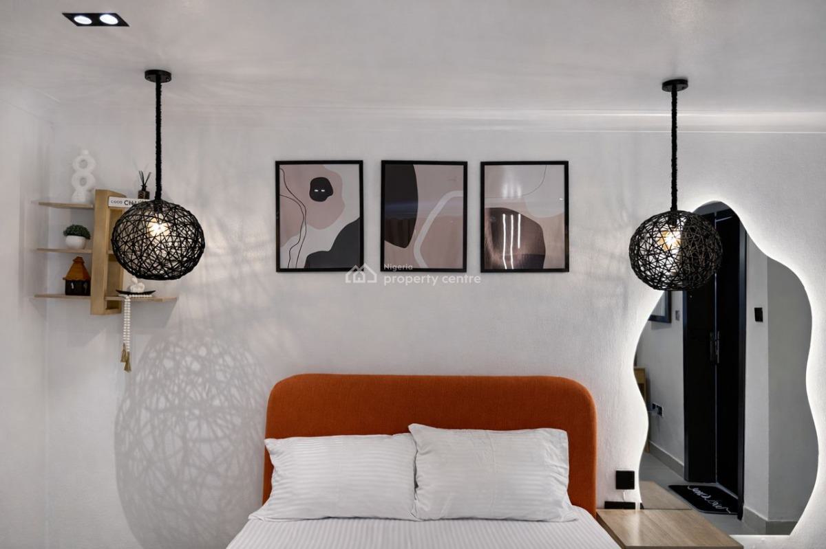 Luxury Big Studio with Workstation, Modern Interior and Pool, Serene Environment, Comfortable Stay, Perfect for Locking-in, Ikoyi, Lagos, Flat / Apartment Short Let