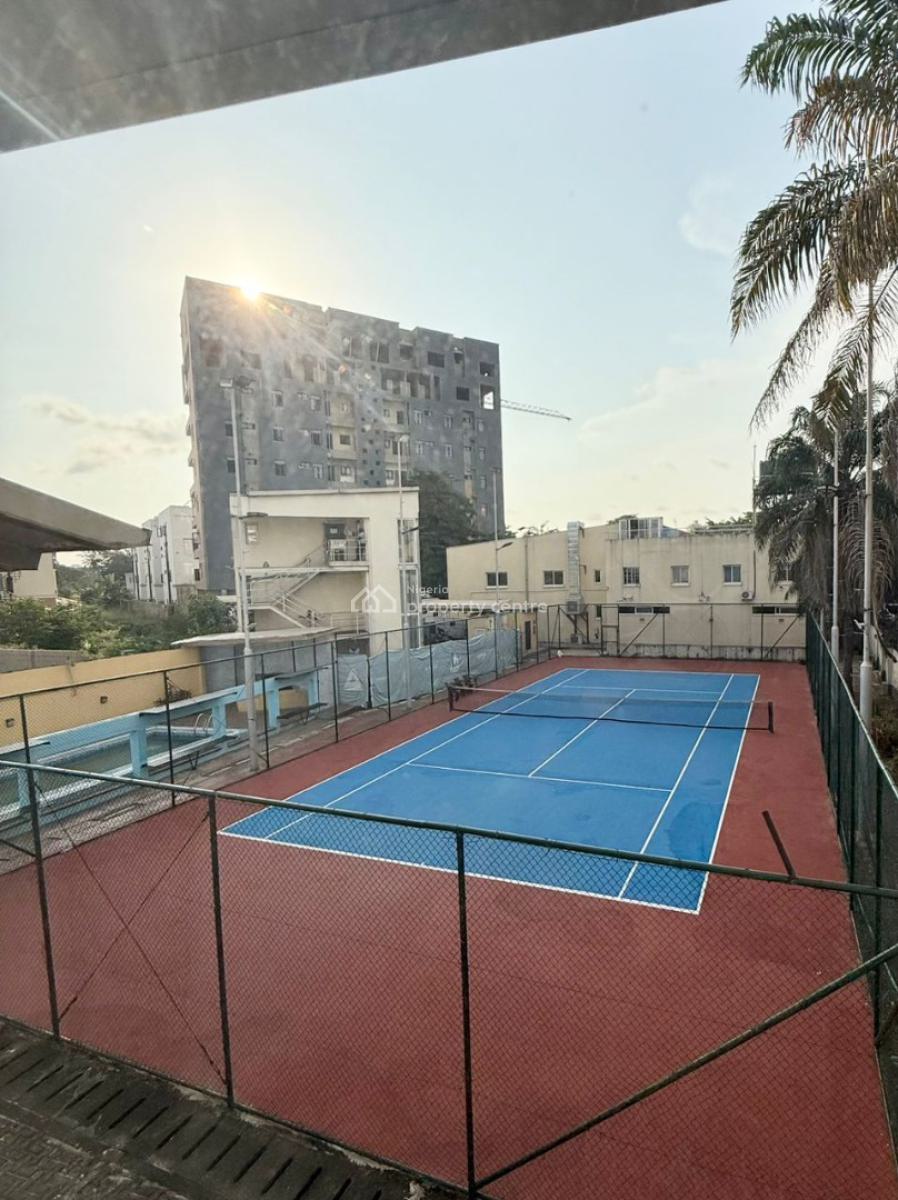 Luxury Big Studio with Workstation, Modern Interior and Pool, Serene Environment, Comfortable Stay, Perfect for Locking-in, Ikoyi, Lagos, Flat / Apartment Short Let