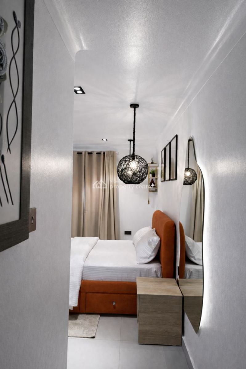 Luxury Big Studio with Workstation, Modern Interior and Pool, Serene Environment, Comfortable Stay, Perfect for Locking-in, Ikoyi, Lagos, Flat / Apartment Short Let
