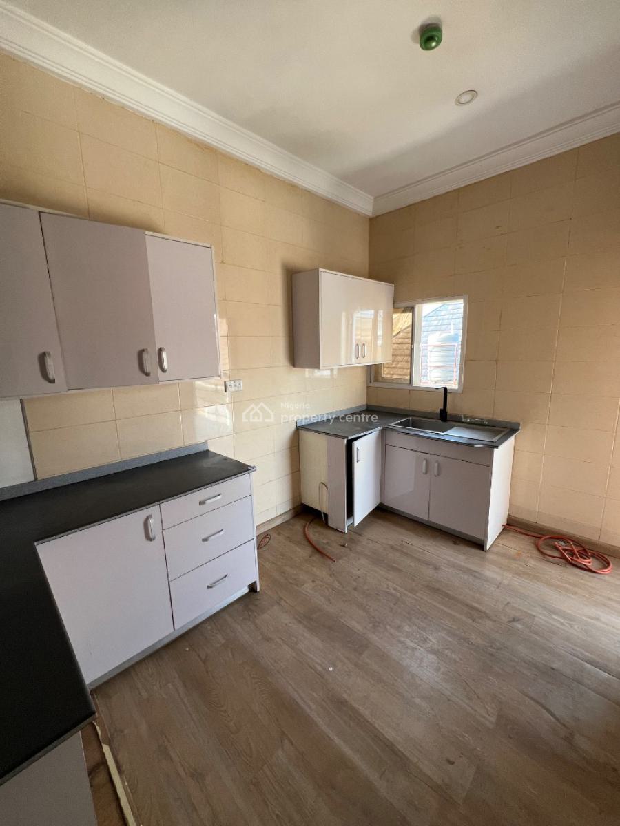 English-styled Miniflat in Bera Estate, Chevron, with 3 Acs & Inverter, Chevron, Bera Estate, Lekki Phase 1, Lekki, Lagos, Mini Flat (room and Parlour) for Rent