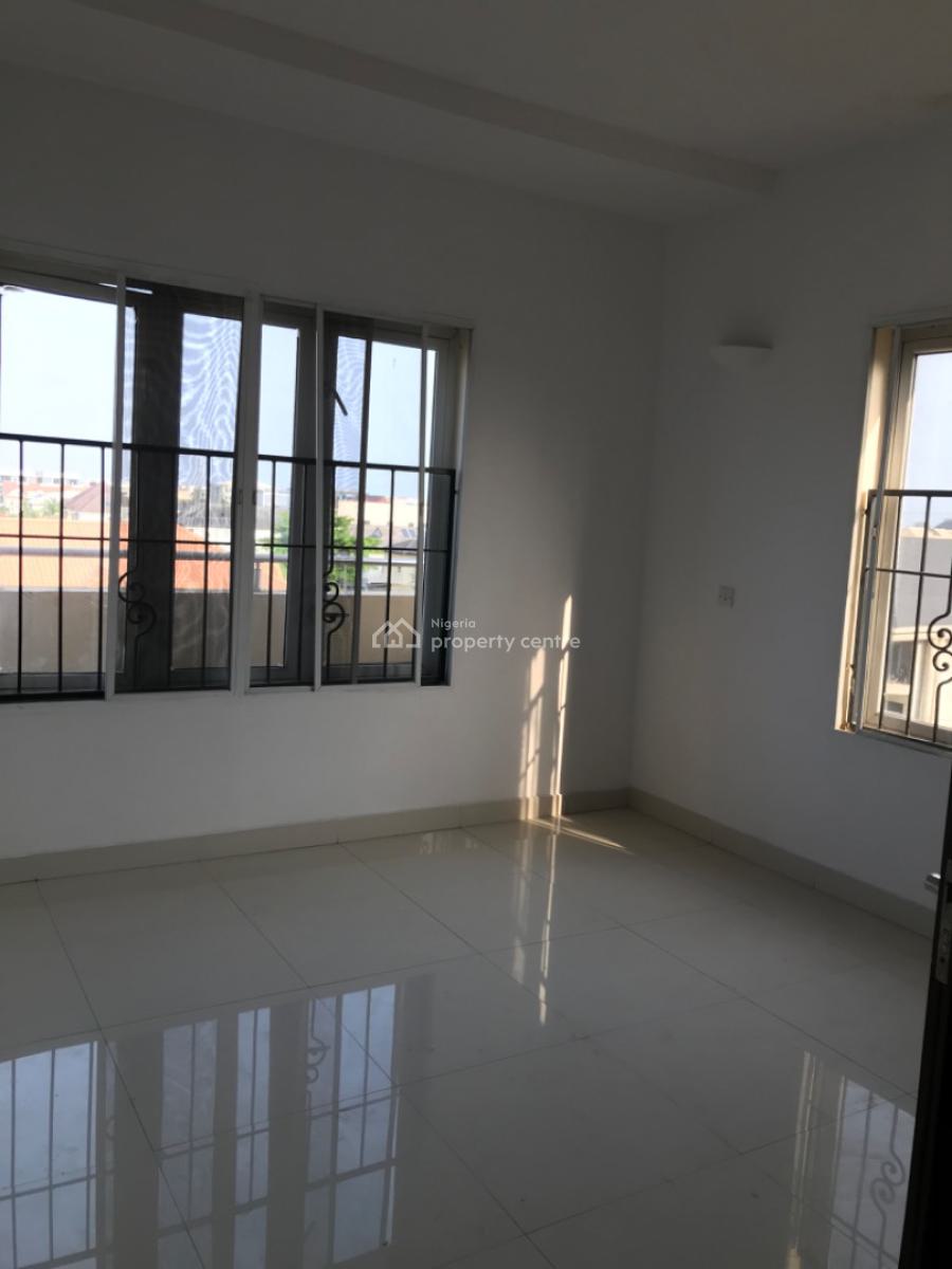 Fully Service 3 Bedroom Paint House with Bq @lekki Phase 1, Off Hakeem Dickson, Lekki Phase 1, Lekki, Lagos, Flat / Apartment for Rent