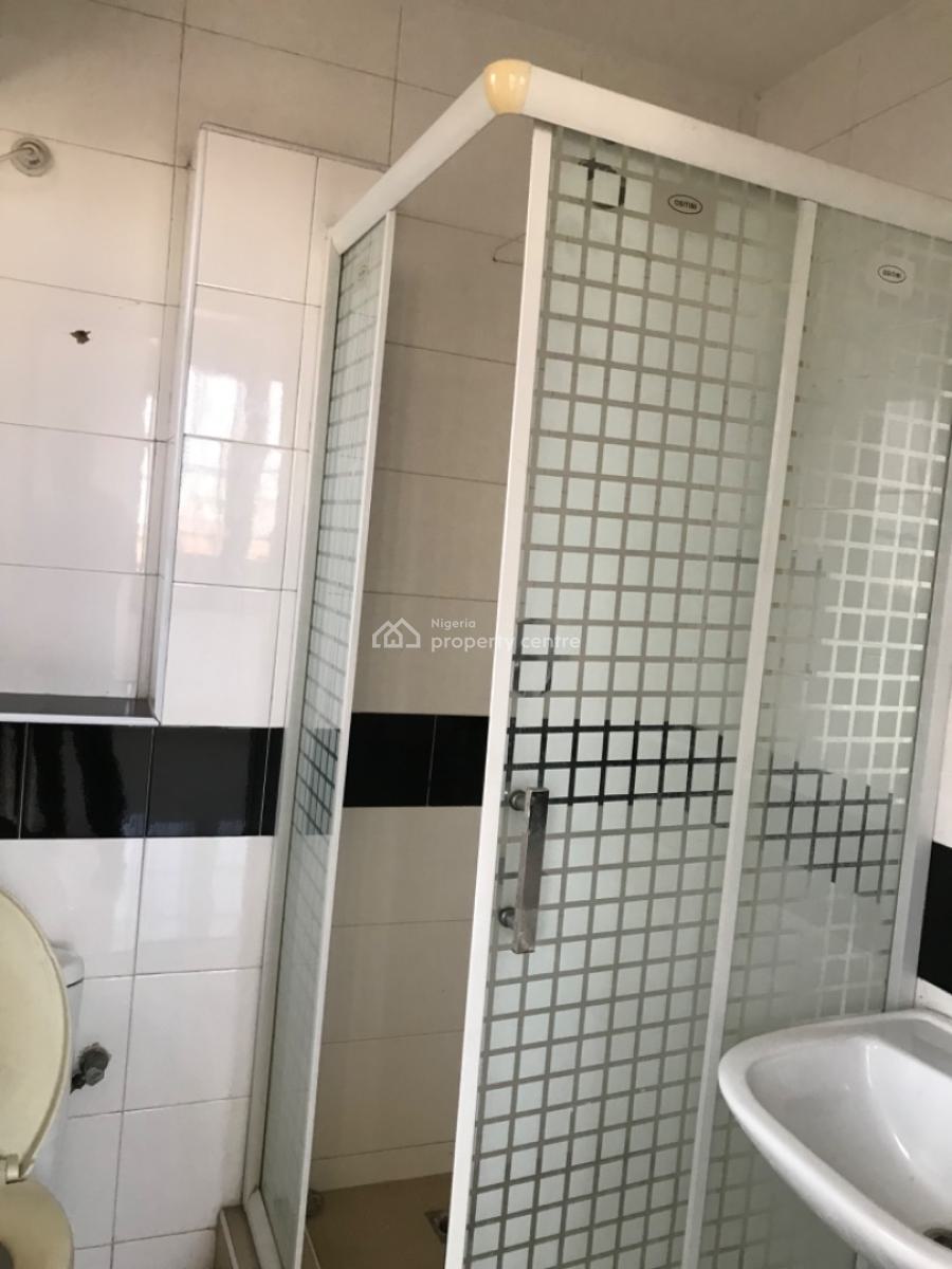 Fully Service 3 Bedroom Paint House with Bq @lekki Phase 1, Off Hakeem Dickson, Lekki Phase 1, Lekki, Lagos, Flat / Apartment for Rent